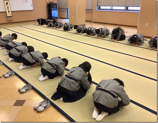 IMG_2200 (2) IMG_2200 (2)